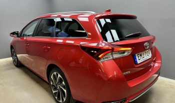 
									Toyota Auris full								