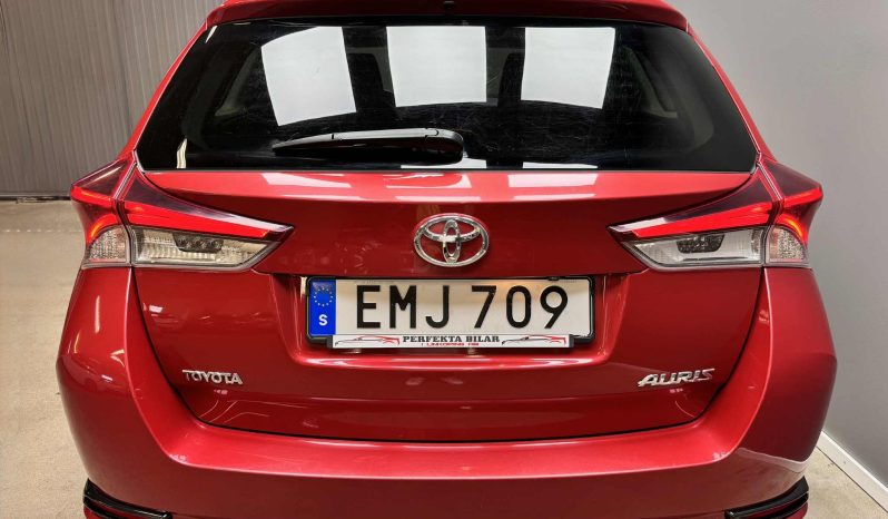
								Toyota Auris full									