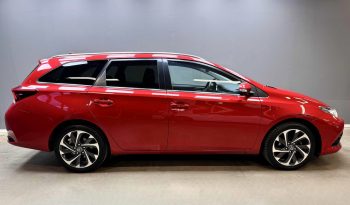 
									Toyota Auris full								